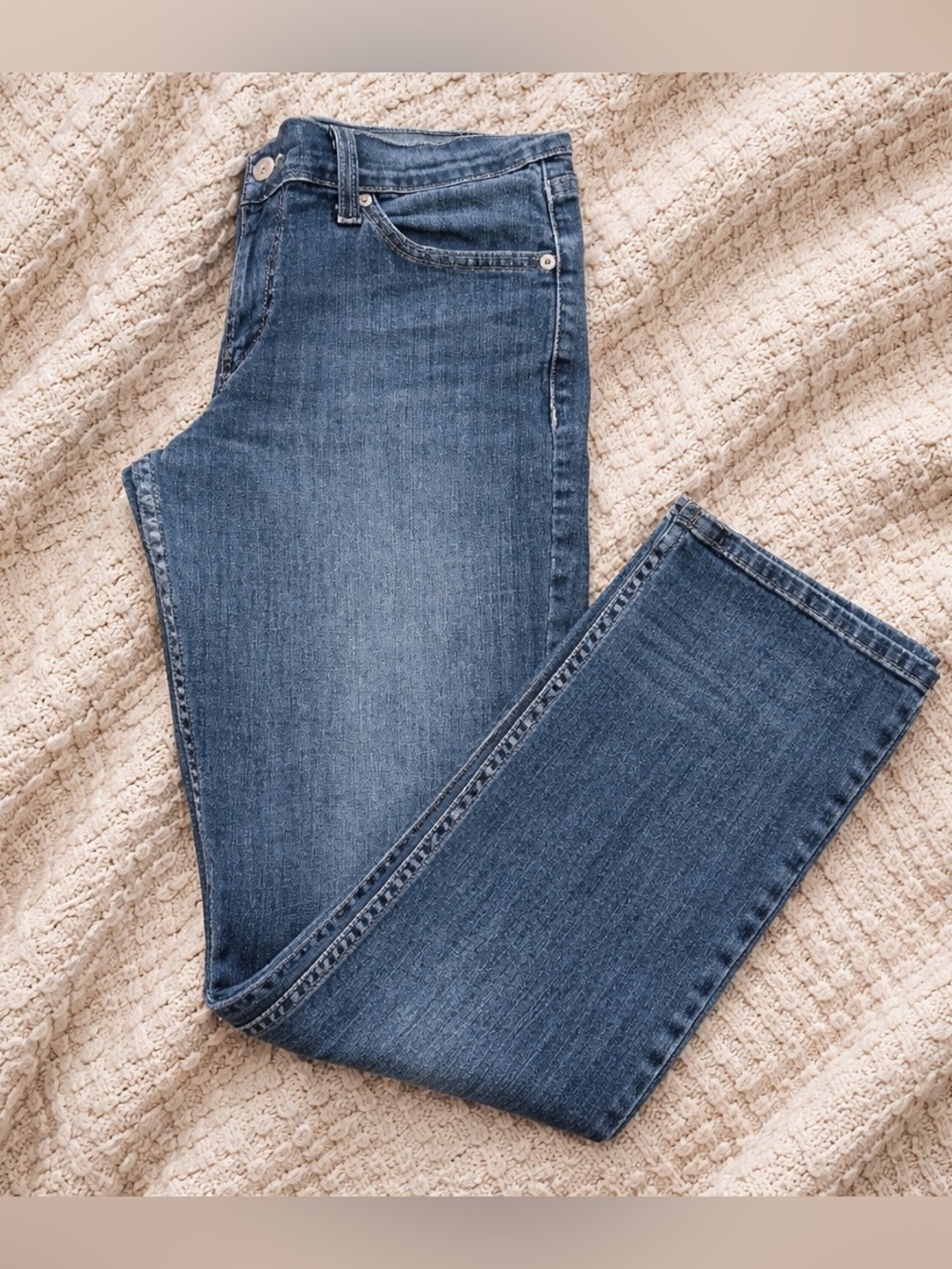 Levi's Dark Blue Straight Leg Women's Jeans - Picture 2 of 6